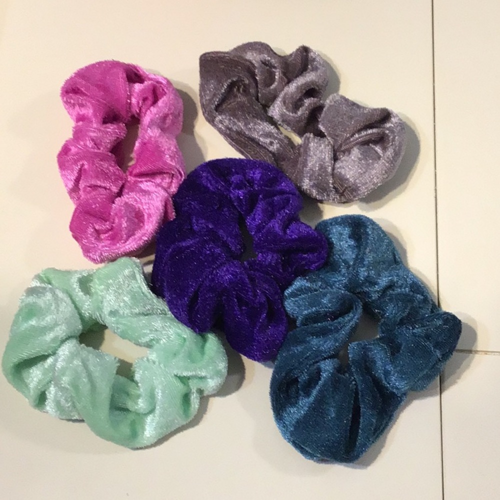 Brand new girls SCRUNCHES many different color
